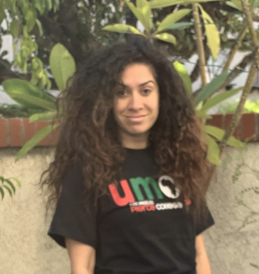 Lonni Lyons, Intern