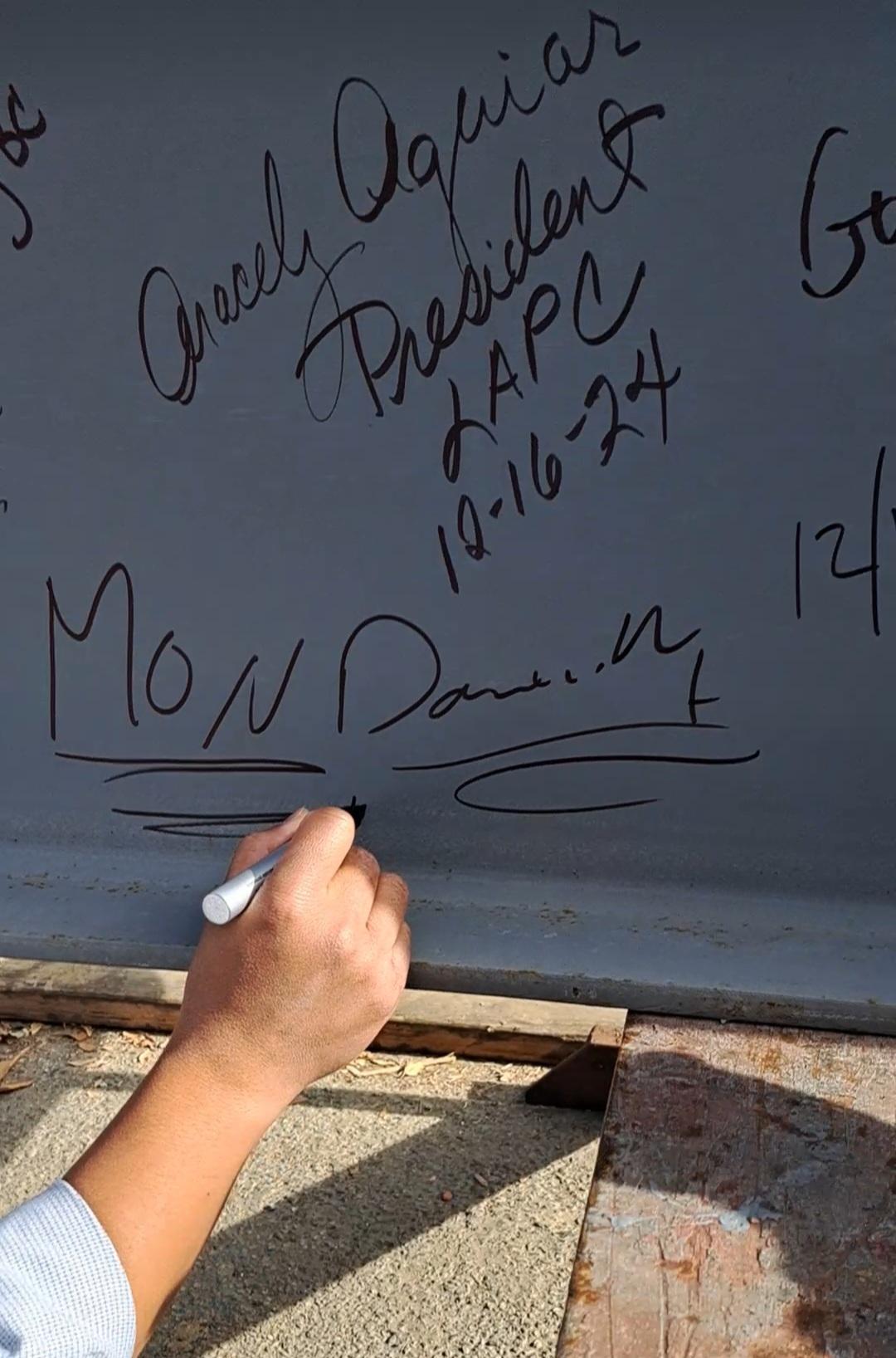beam with signatures